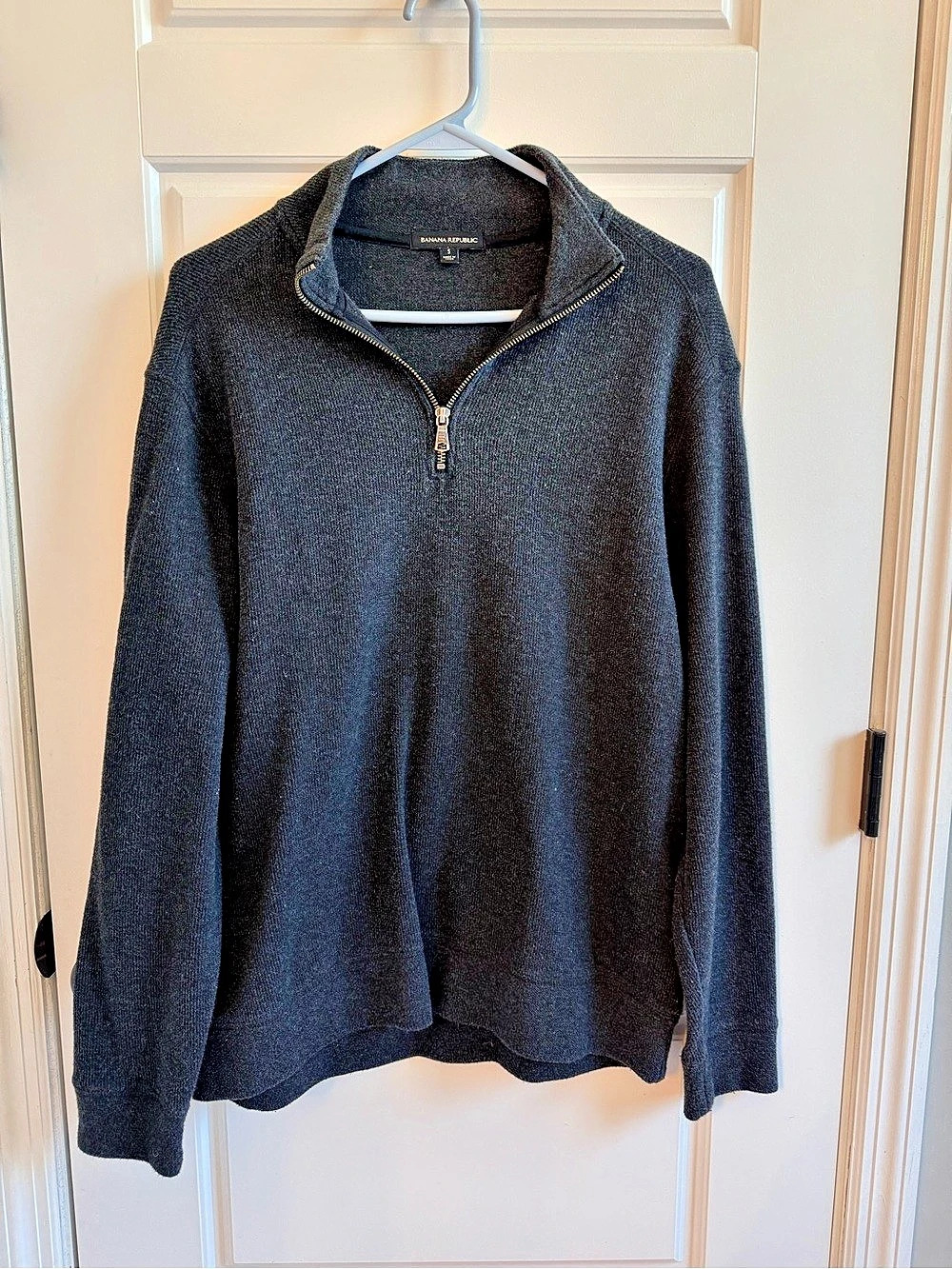 Banana Republic Half-Zip Pullover in Black Size Small